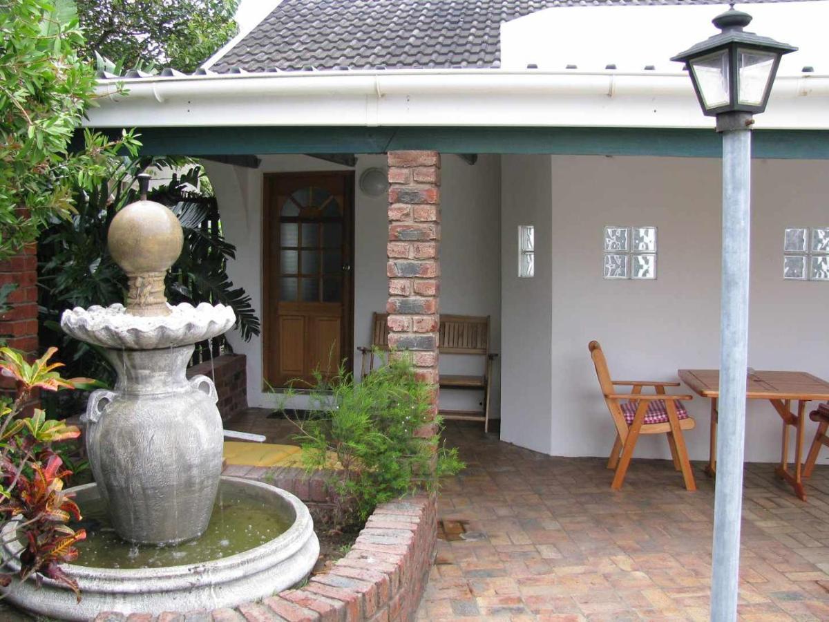Sounds Of The Sea Bed & Breakfast East London Exterior foto